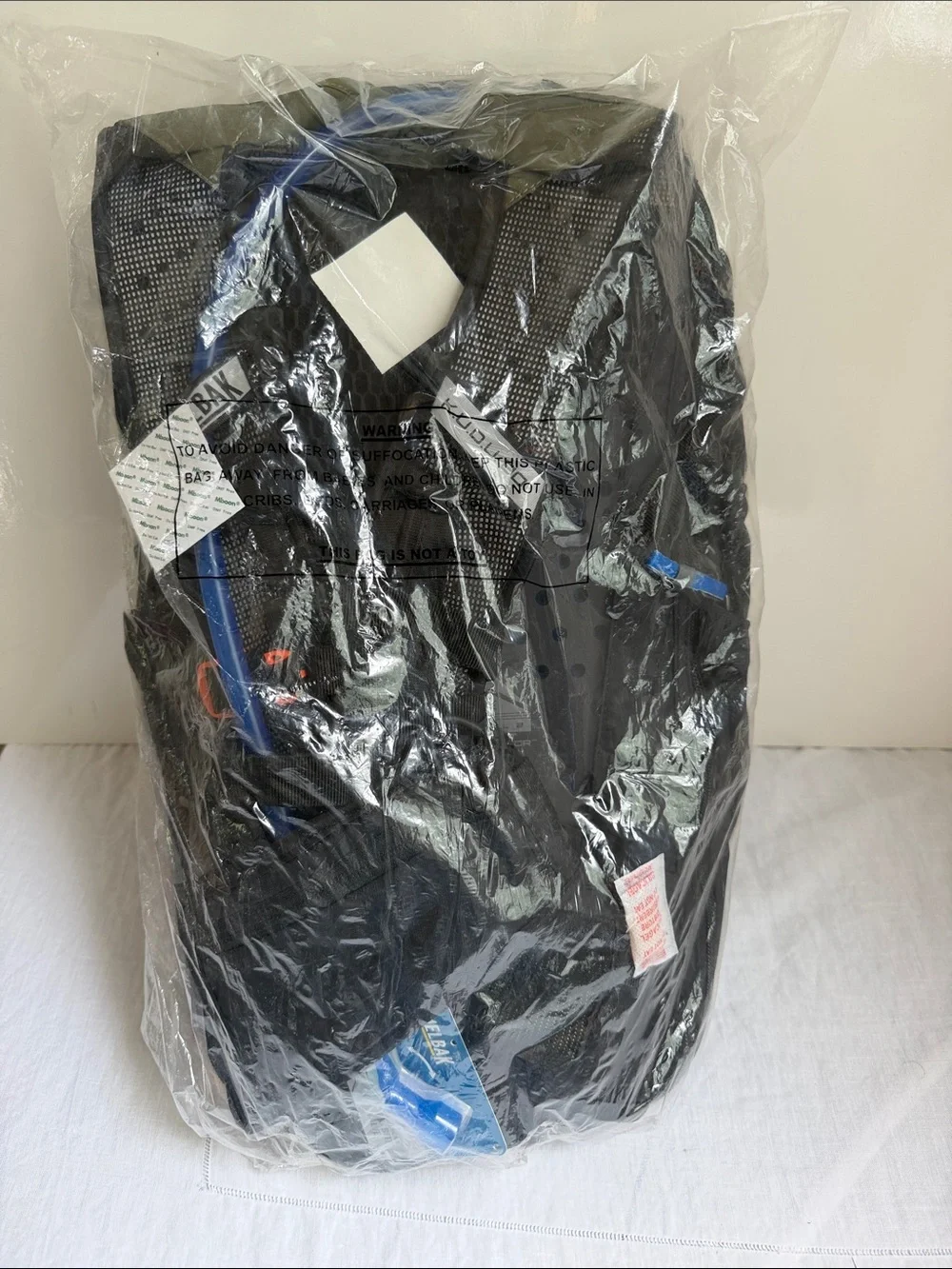 NWT New Camelbak backpack K.U.D.U Protector 20 100 oz M/L